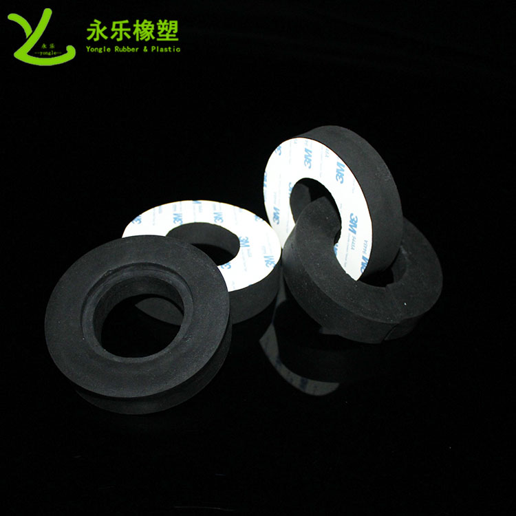 定制模壓發(fā)泡硅膠墊，減震模壓發(fā)泡硅膠墊，無氣味模壓發(fā)泡硅膠墊