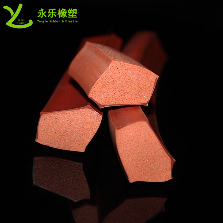擠出復(fù)合發(fā)泡硅膠條，耐高溫復(fù)合發(fā)泡硅膠條，耐老化復(fù)合發(fā)泡硅膠條