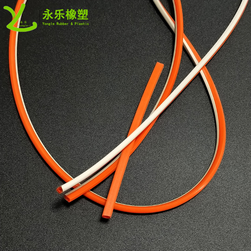 武清復(fù)合雙色導(dǎo)電硅膠條_導(dǎo)電屏蔽硅膠管_電磁屏蔽密封條